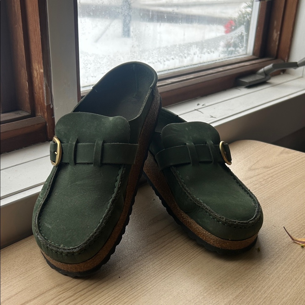 Birkenstock suede clogs, dark green, size 39, good condition, soles in tact.